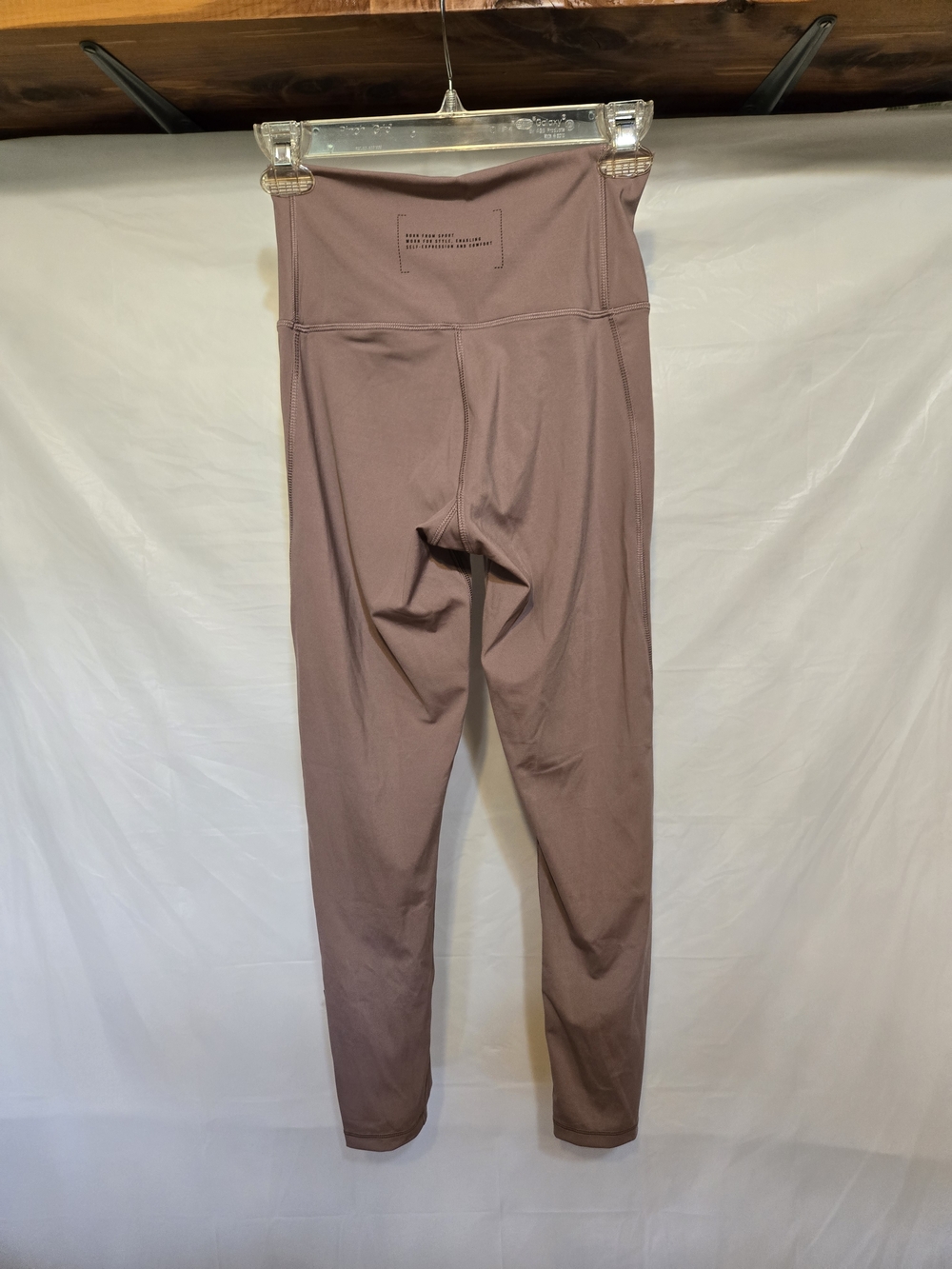 Adidas High-Waist Mauve Leggings – Comfortable Women’s Activewear - Picture 3 of 13